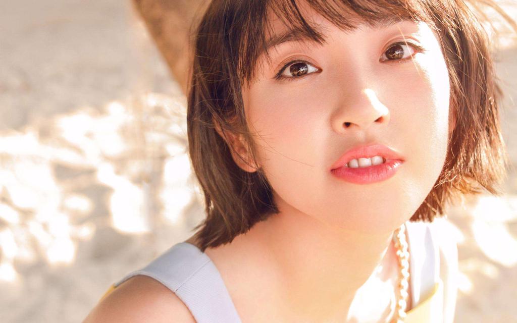 唐艺昕甜美水灵日系写真