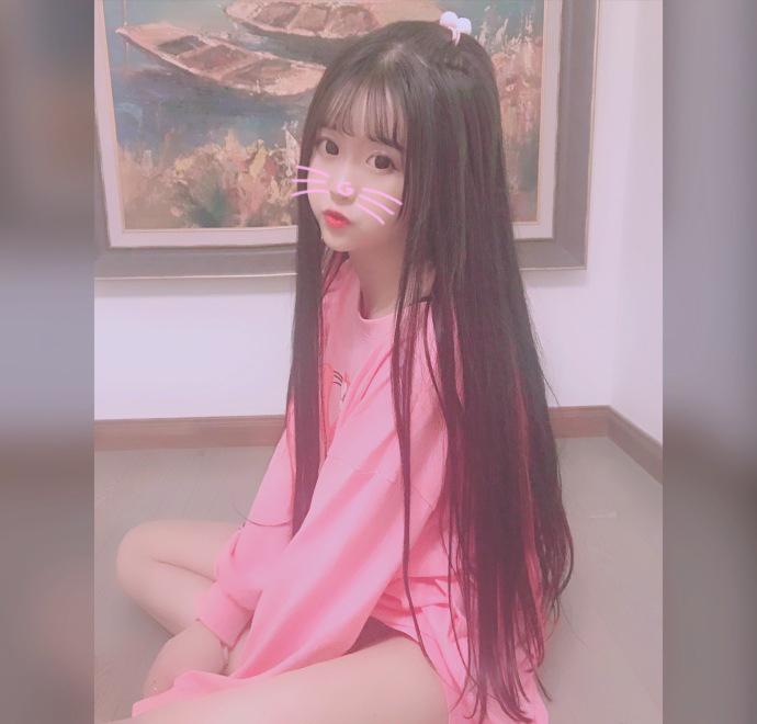 95后网红杨清柠粉嫩写真