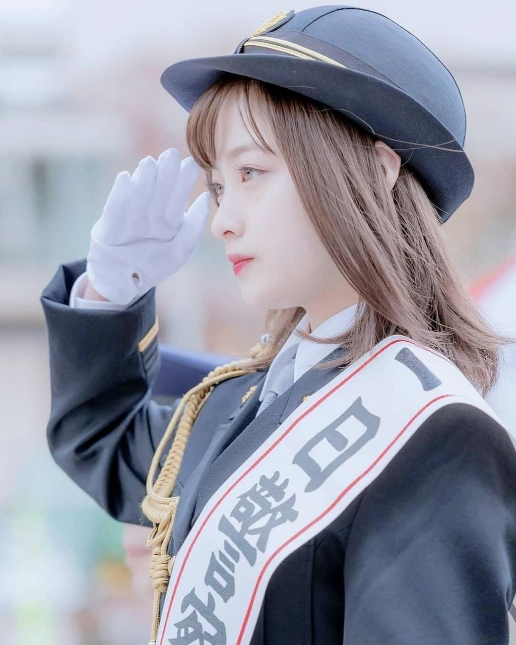 日本女星桥本环奈警服可爱甜美写真