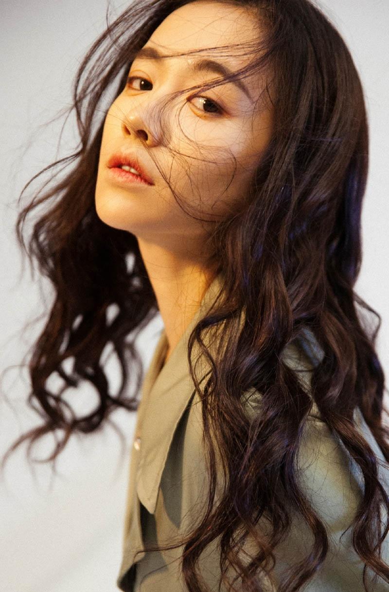 女神李春嫒妩媚性感时尚写真