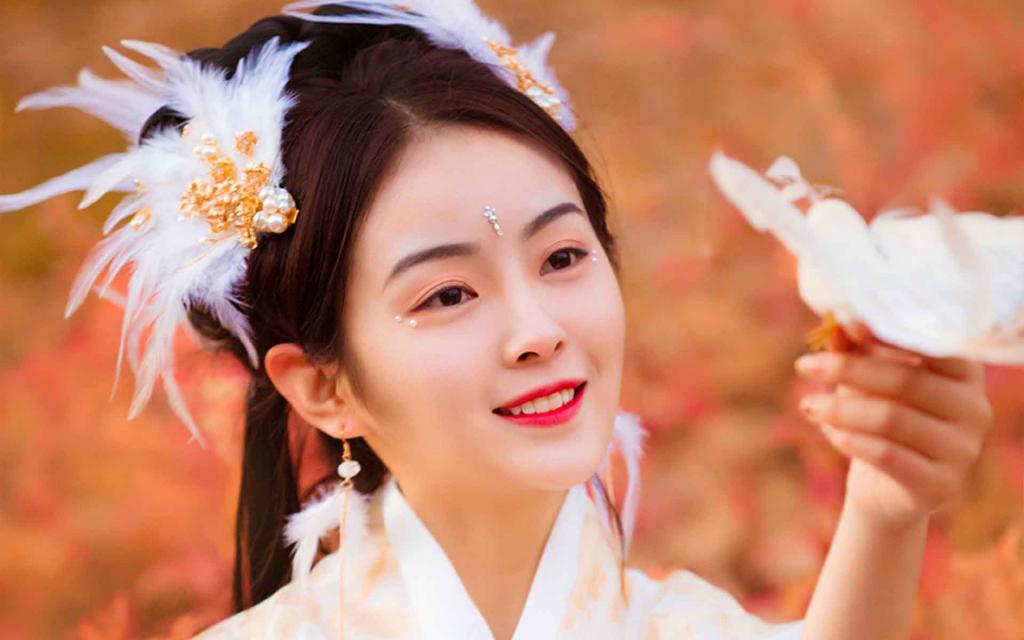 甜美俏皮古装美女写真