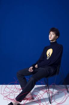 俊美男神于朦胧写真-2