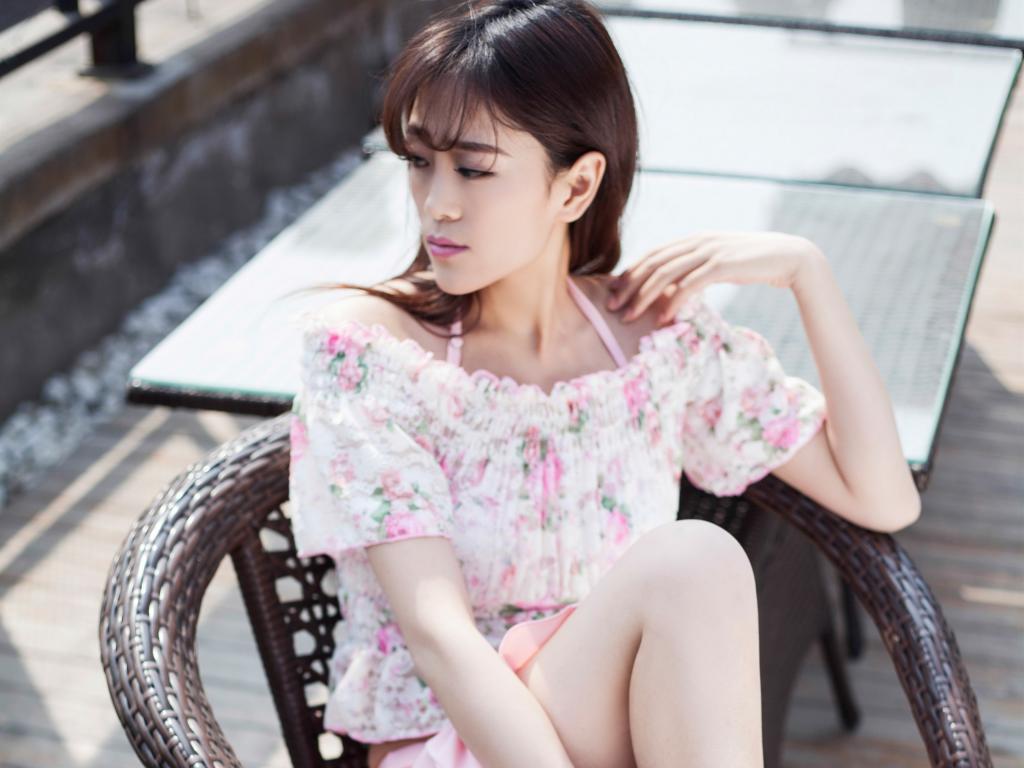 甜美性感颜允允私房照壁纸