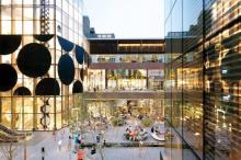 北京的三里屯酒吧街