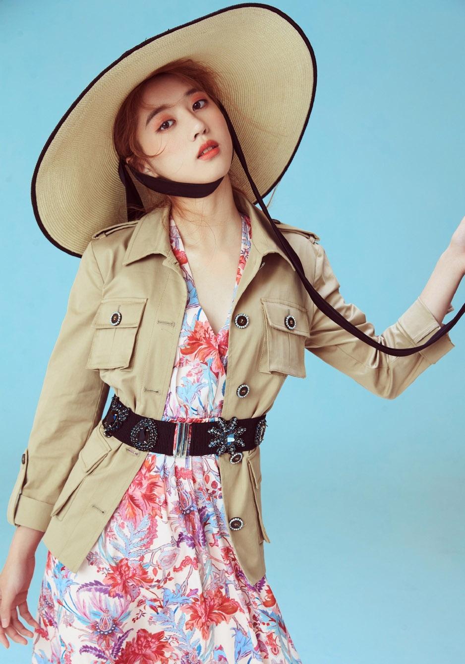 李凯馨阳光夏日时尚写真