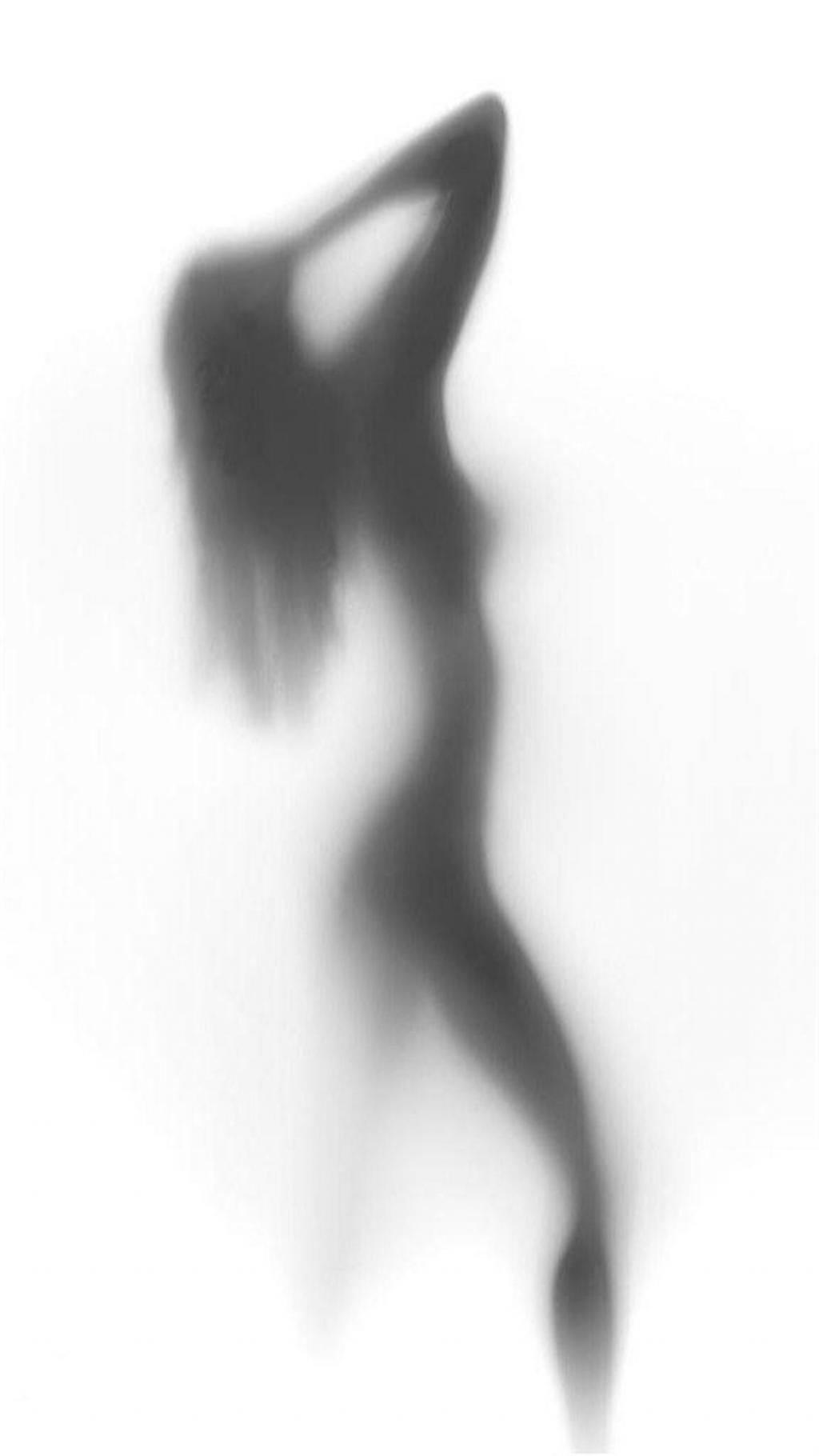 朦胧黑白人像背景