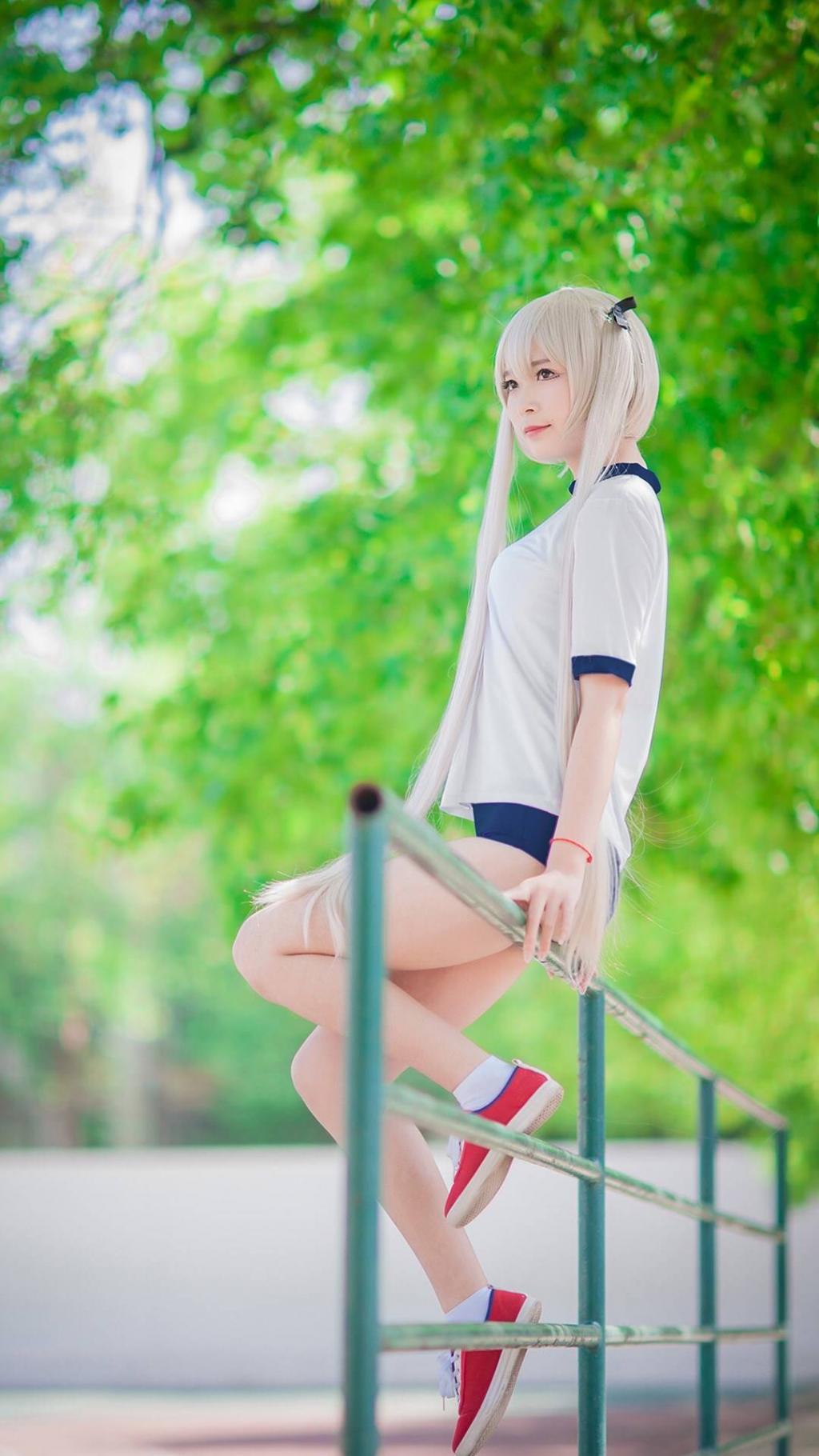 清纯萌妹cosplay穹妹校园写真