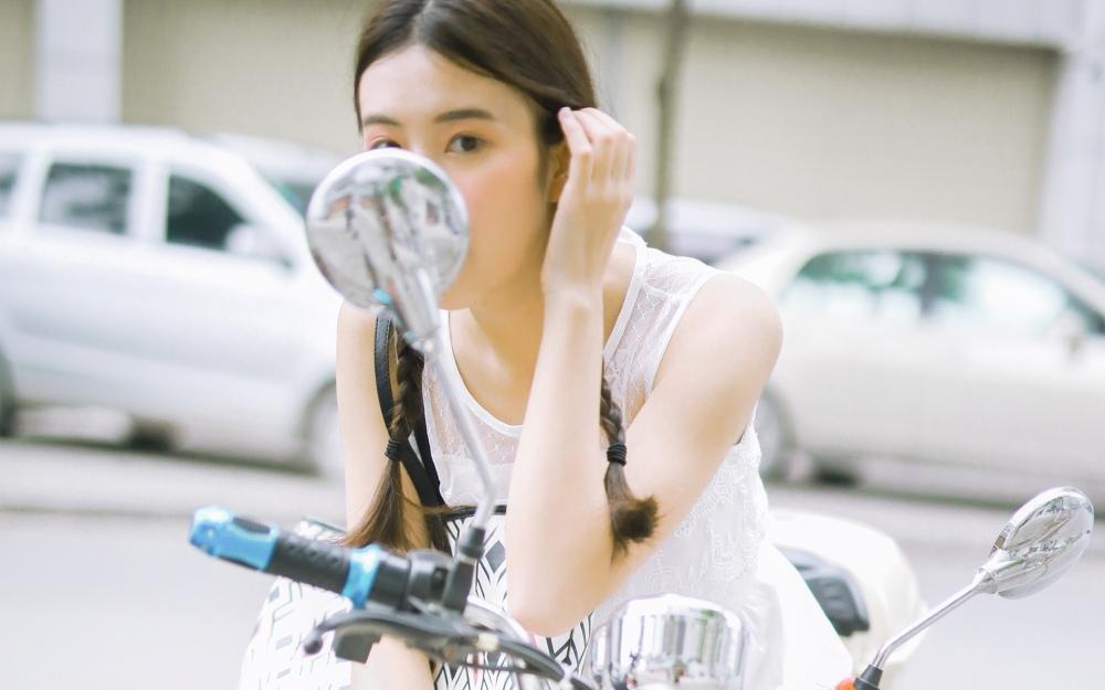 白嫩养眼俏皮少女迷人写真