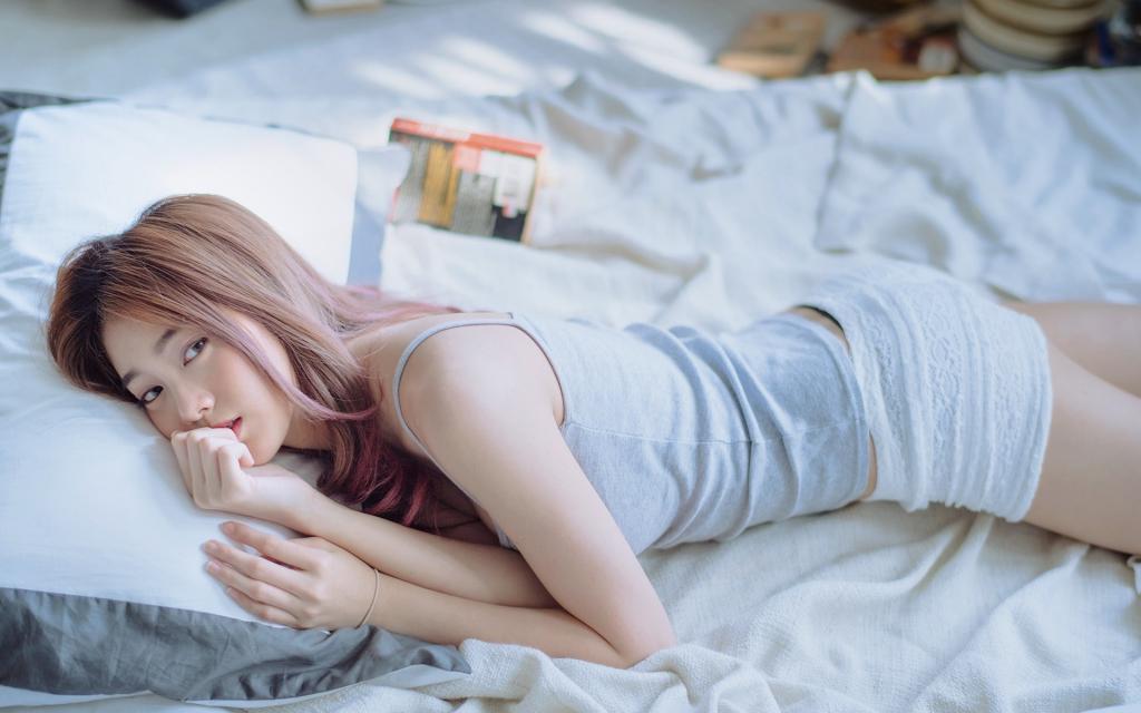 清纯养眼的气质美女