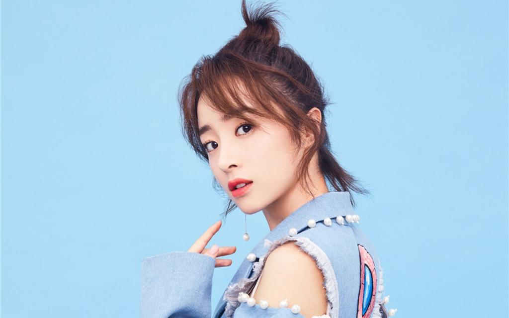 胡冰卿的清新优雅写真