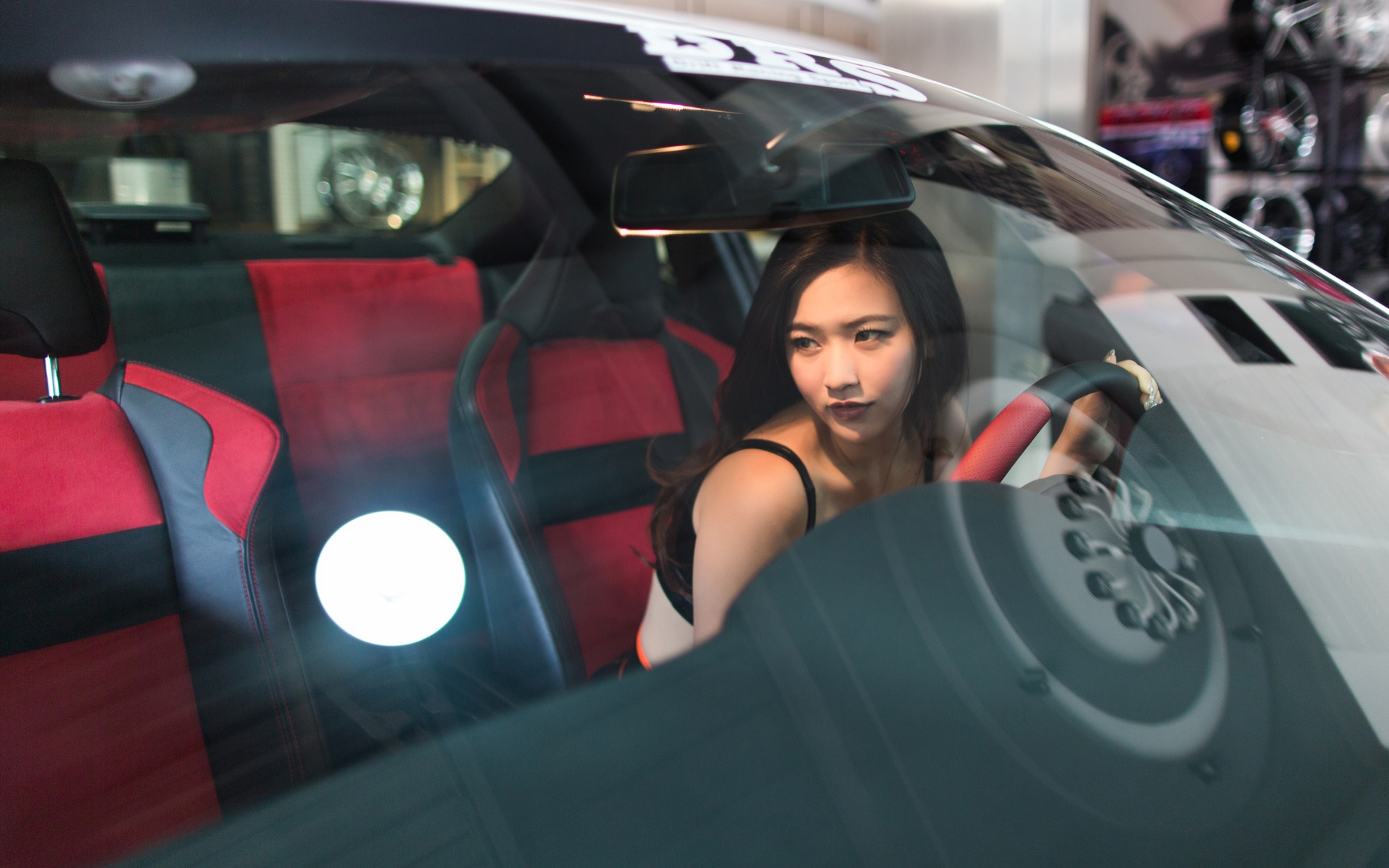 甜美可人美女车模图片,高清图片,电脑桌面-壁纸族