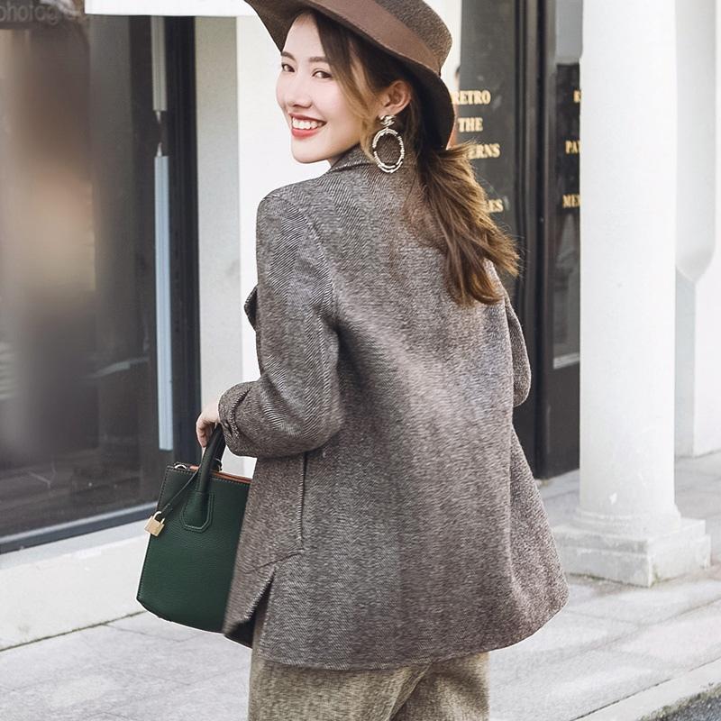 2018新款的秋冬毛呢西装领的女式大衣