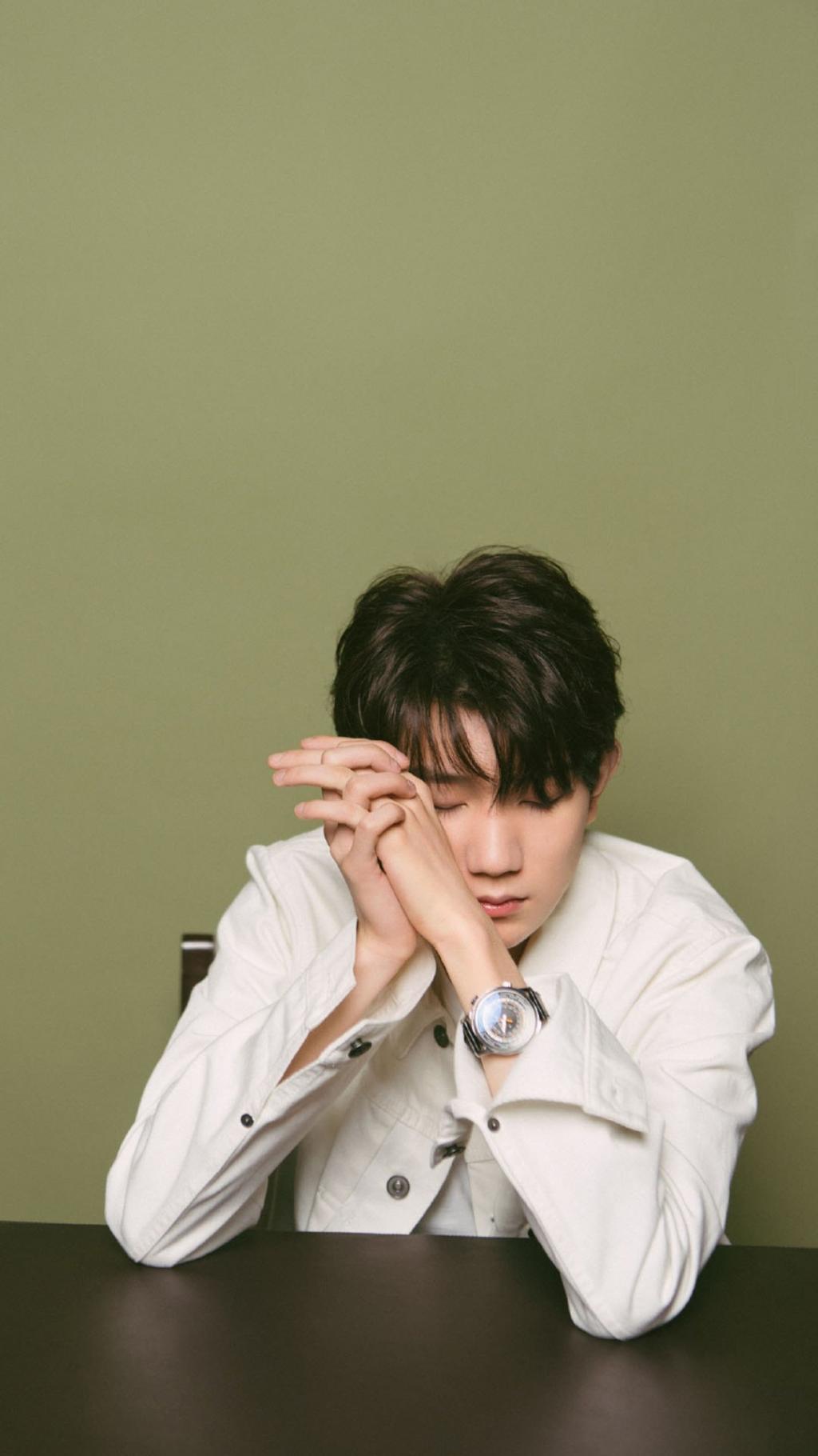 TFBOYS王源帅气时尚写真