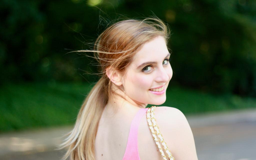 美女如云,风姿绰约