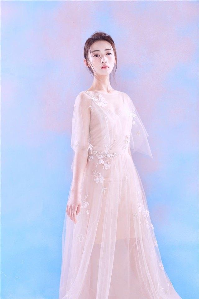 清纯美女吴谨言写真