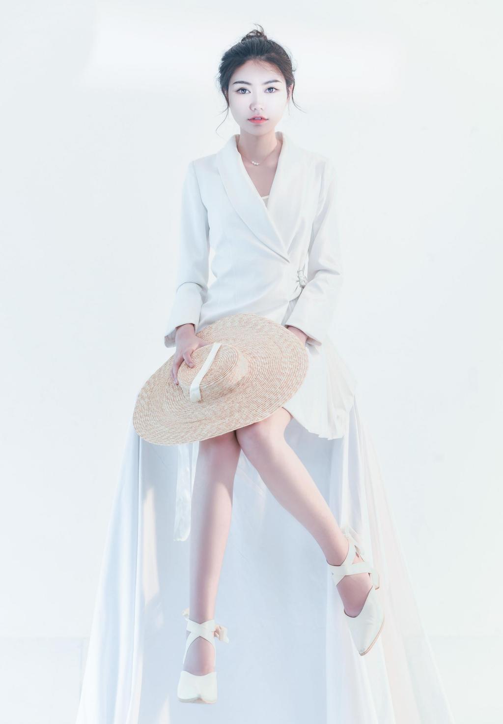 氧气美女白色西装气质美丽写真