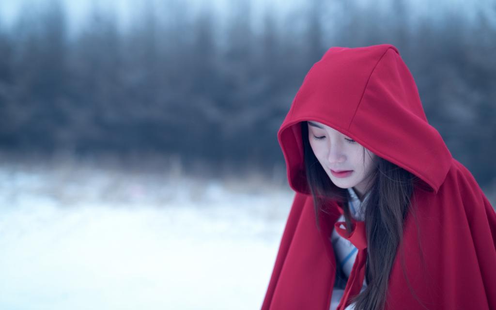 冬日红衣美女唯美写真
