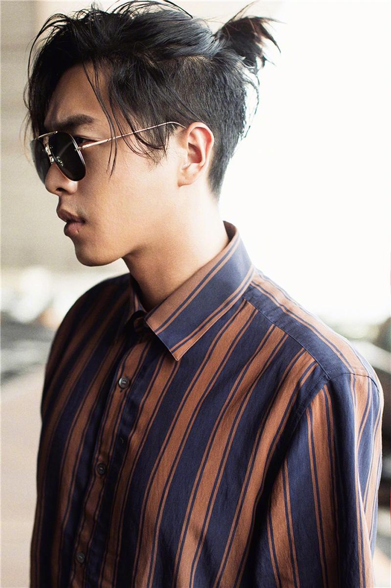 张若昀休闲帅气迷人写真