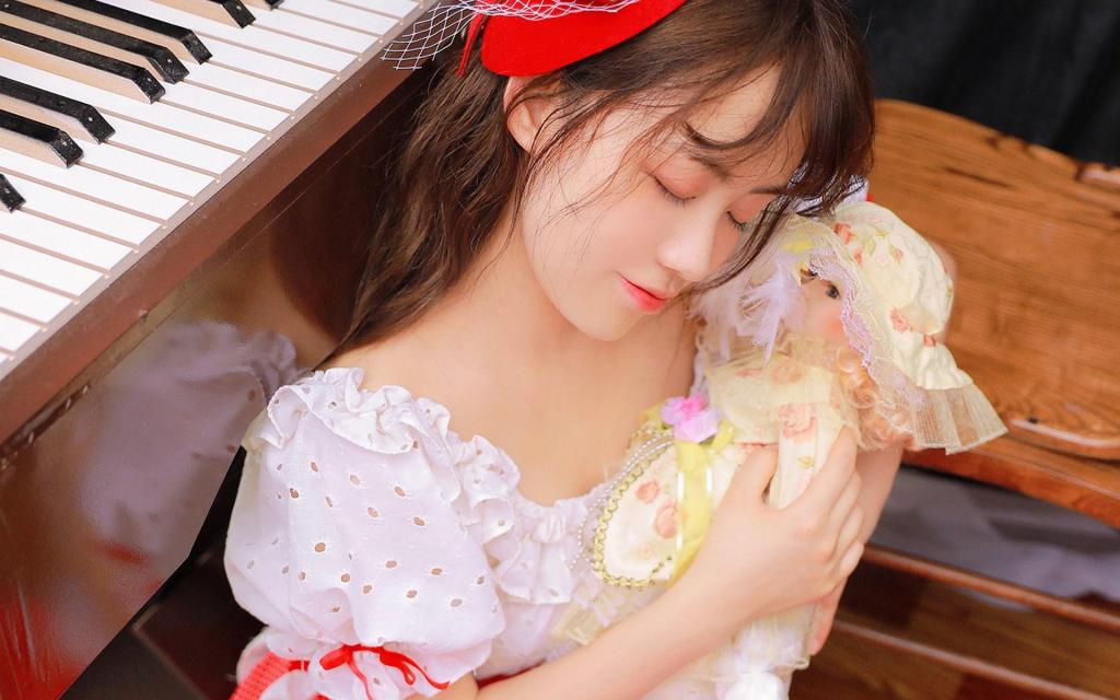 元气少女清纯甜美白皙迷人写真