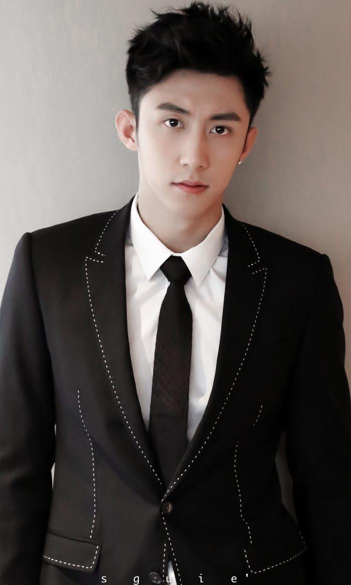 阳光男孩黄景瑜