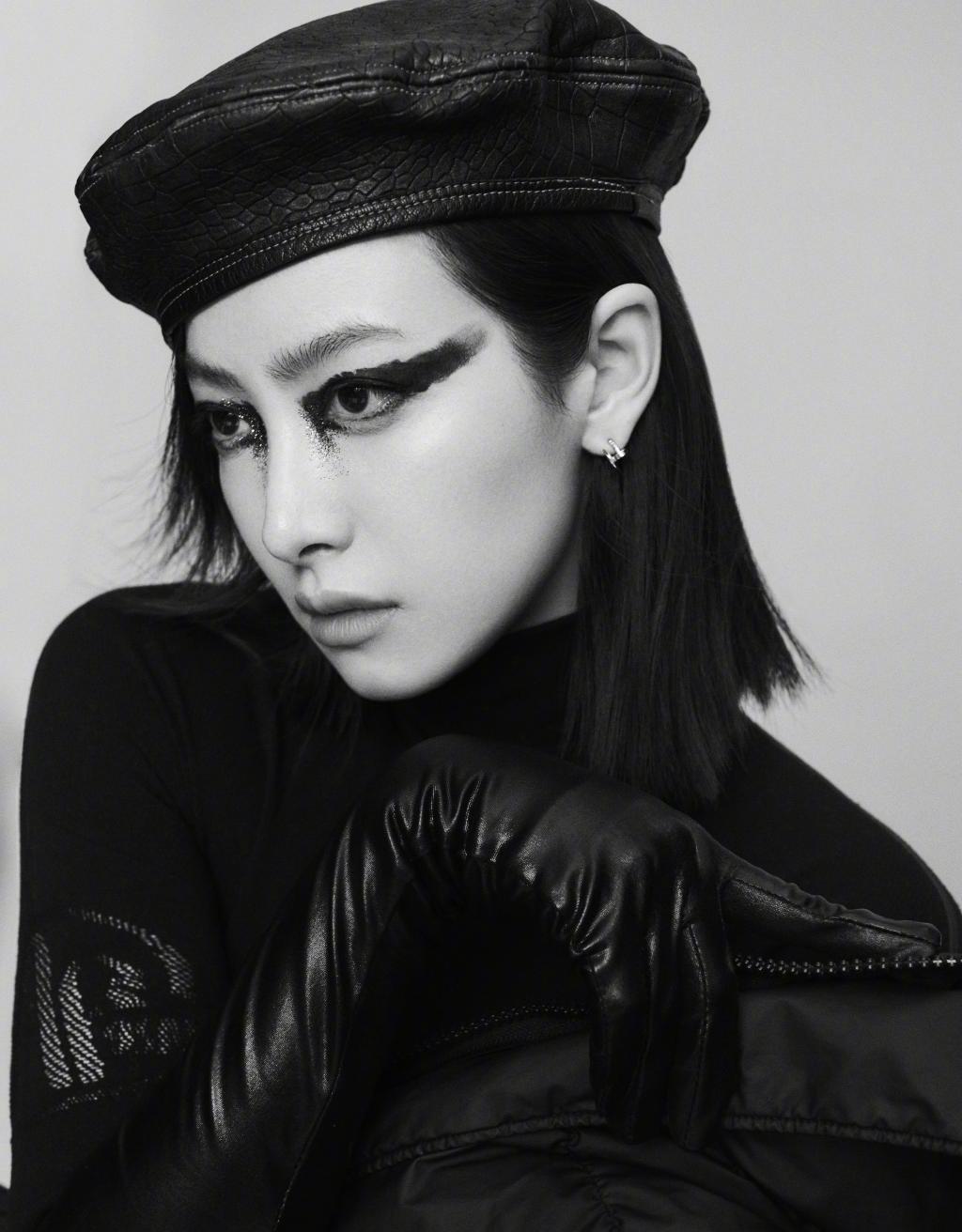 时尚女神宋茜红秀封面写真