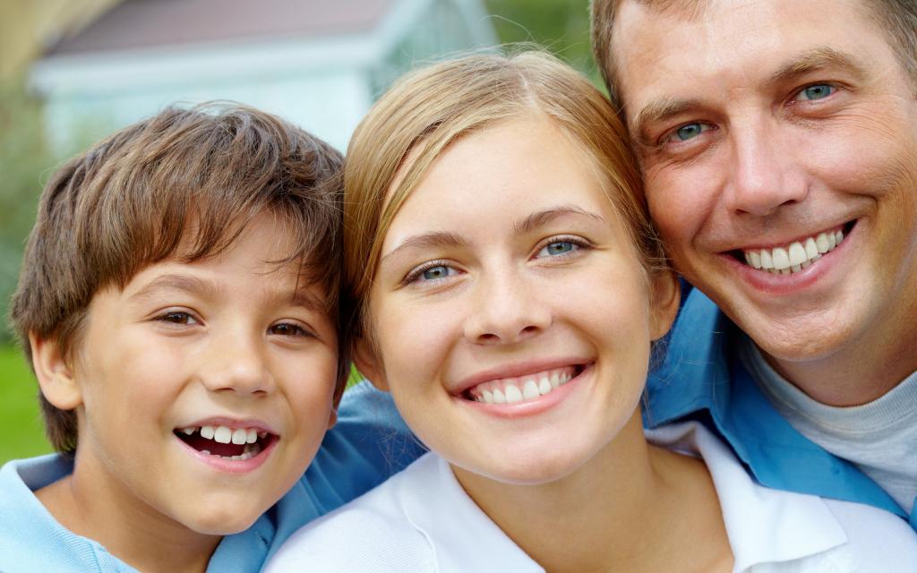 快乐的一家四口