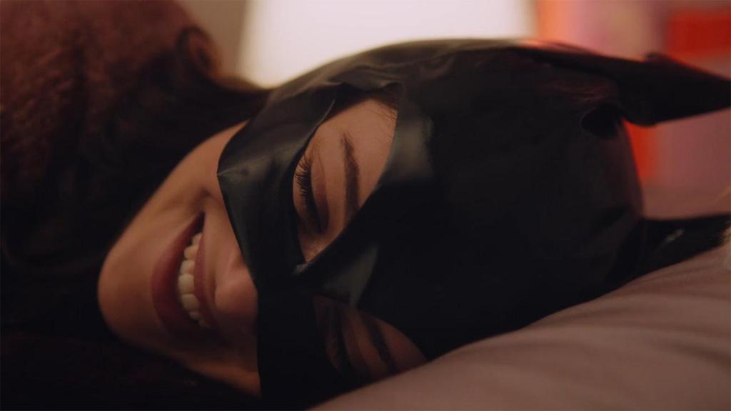 美国喜剧《绑定 第一季》