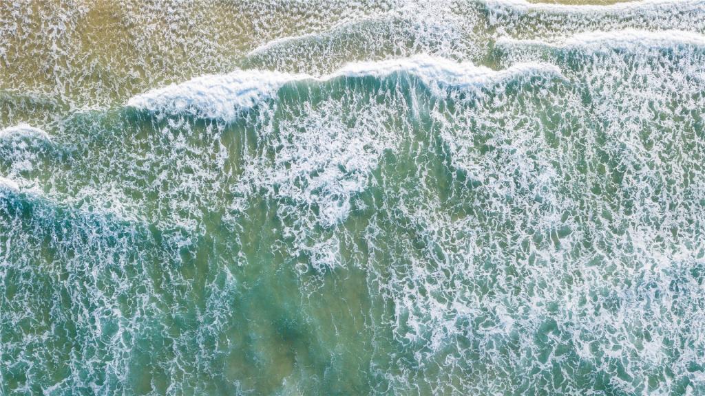 美丽的沙滩海浪