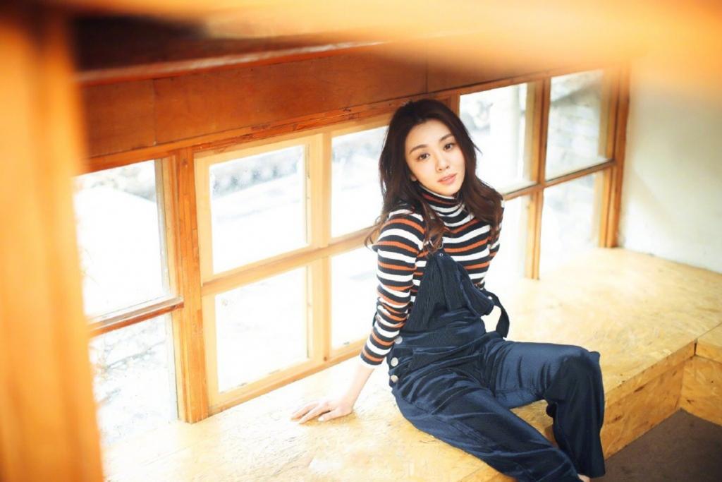 王晓晨最新慵懒随意写真