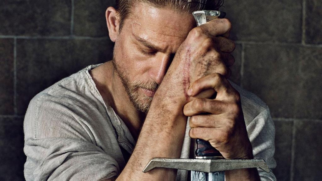 电影《亚瑟王：斗兽争霸》剧照