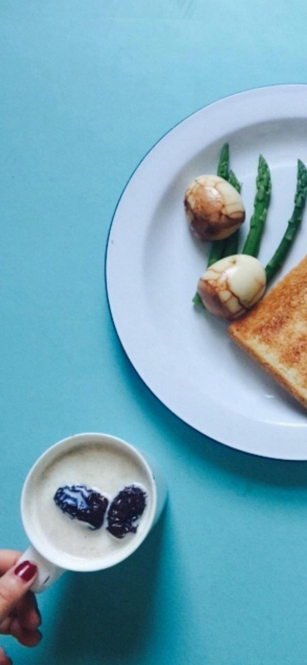 一盘早餐,一句早安