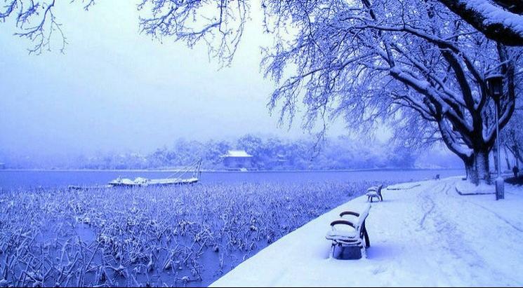 银装素裹的西湖景色