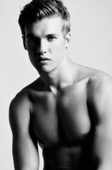 欧美黑白帅哥男神迷人写真-0