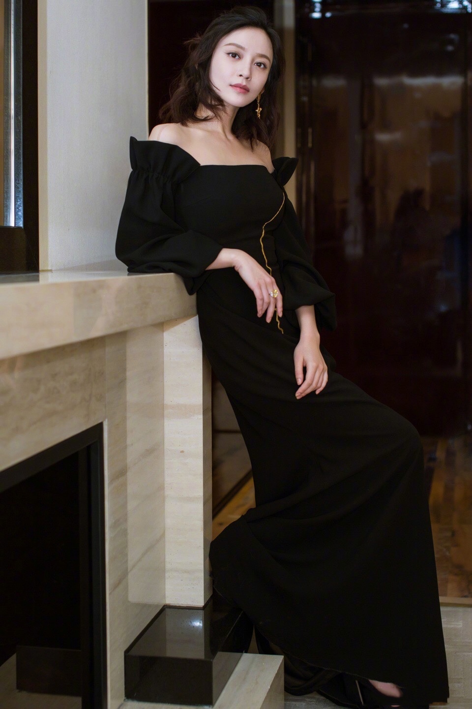 施诗优雅性感礼服