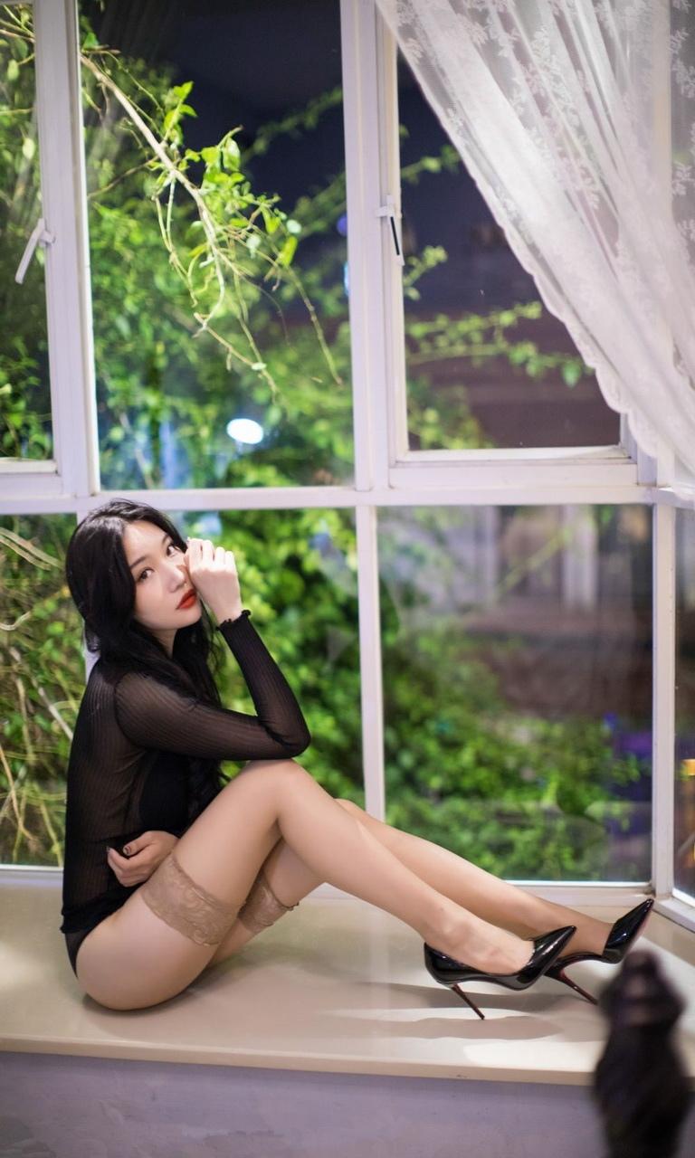 美腿丝袜诱人美女私房写真