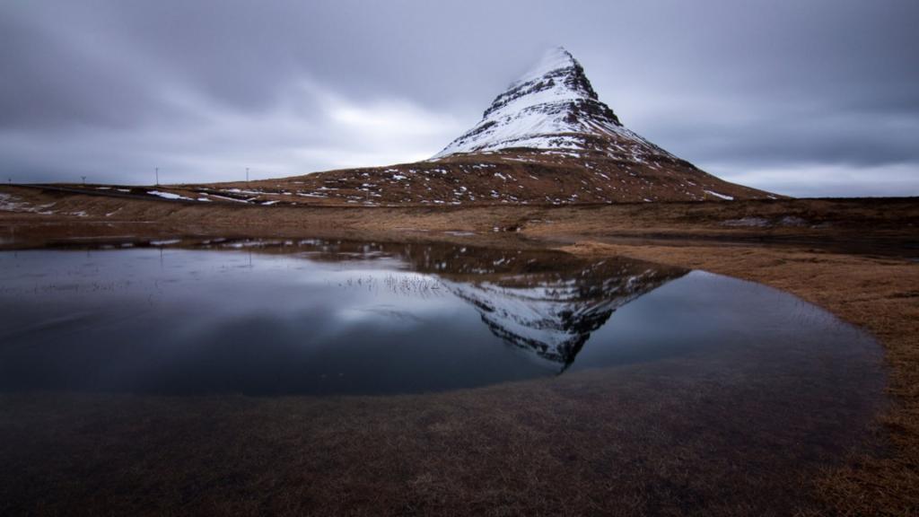 冰岛基尔丘山唯美自然风景图