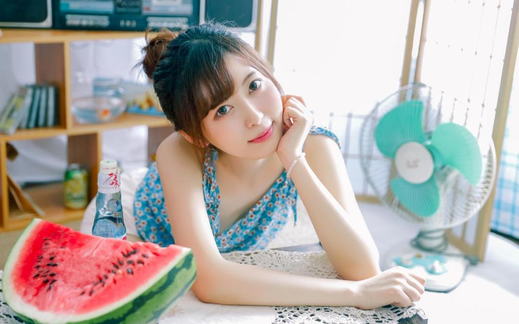 清纯可爱仙女天真性感热裤私房诱人写真