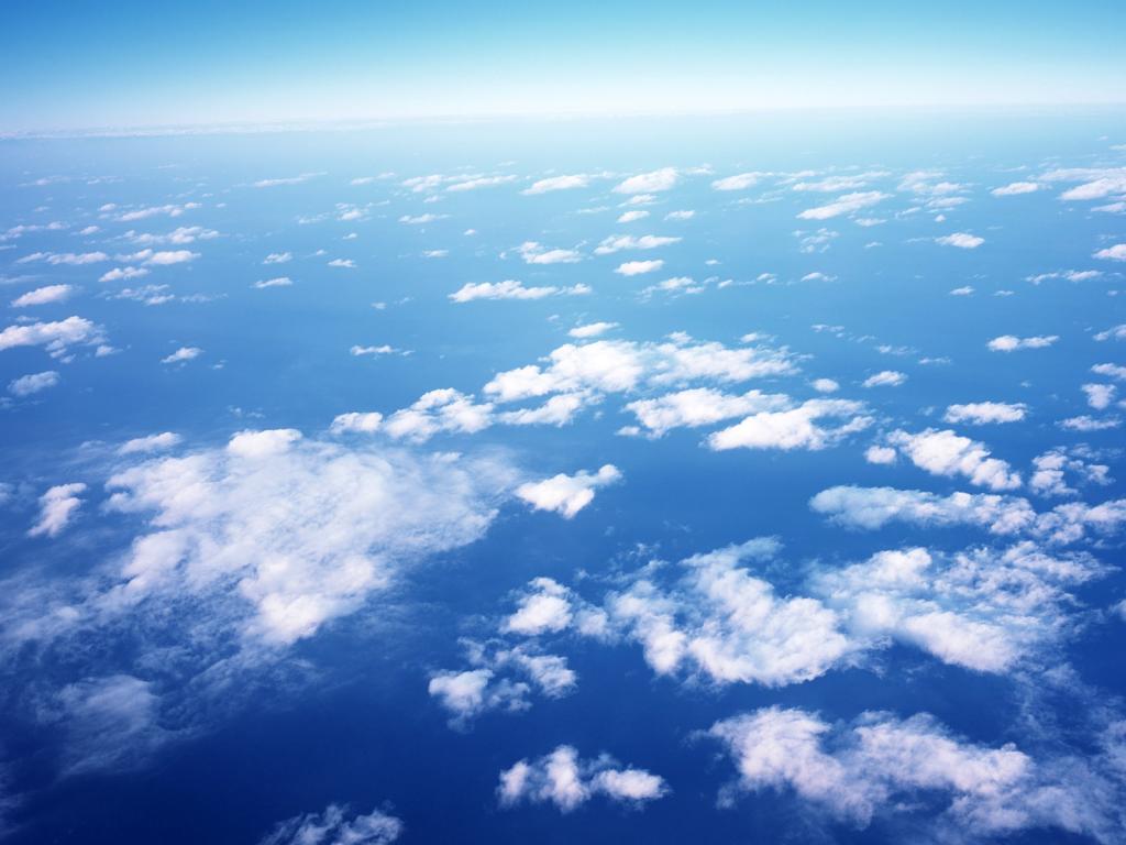 白云恋上了蓝天