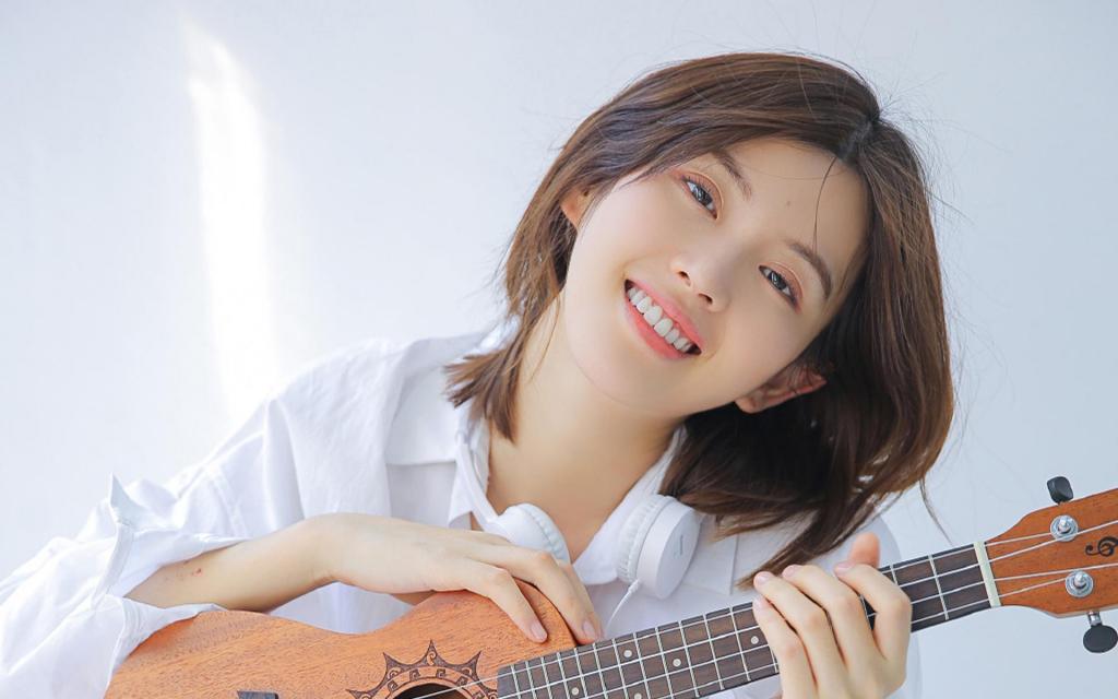 文艺青年女孩元气满满居家私房写真