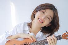 文艺青年女孩元气满满居家私房写真