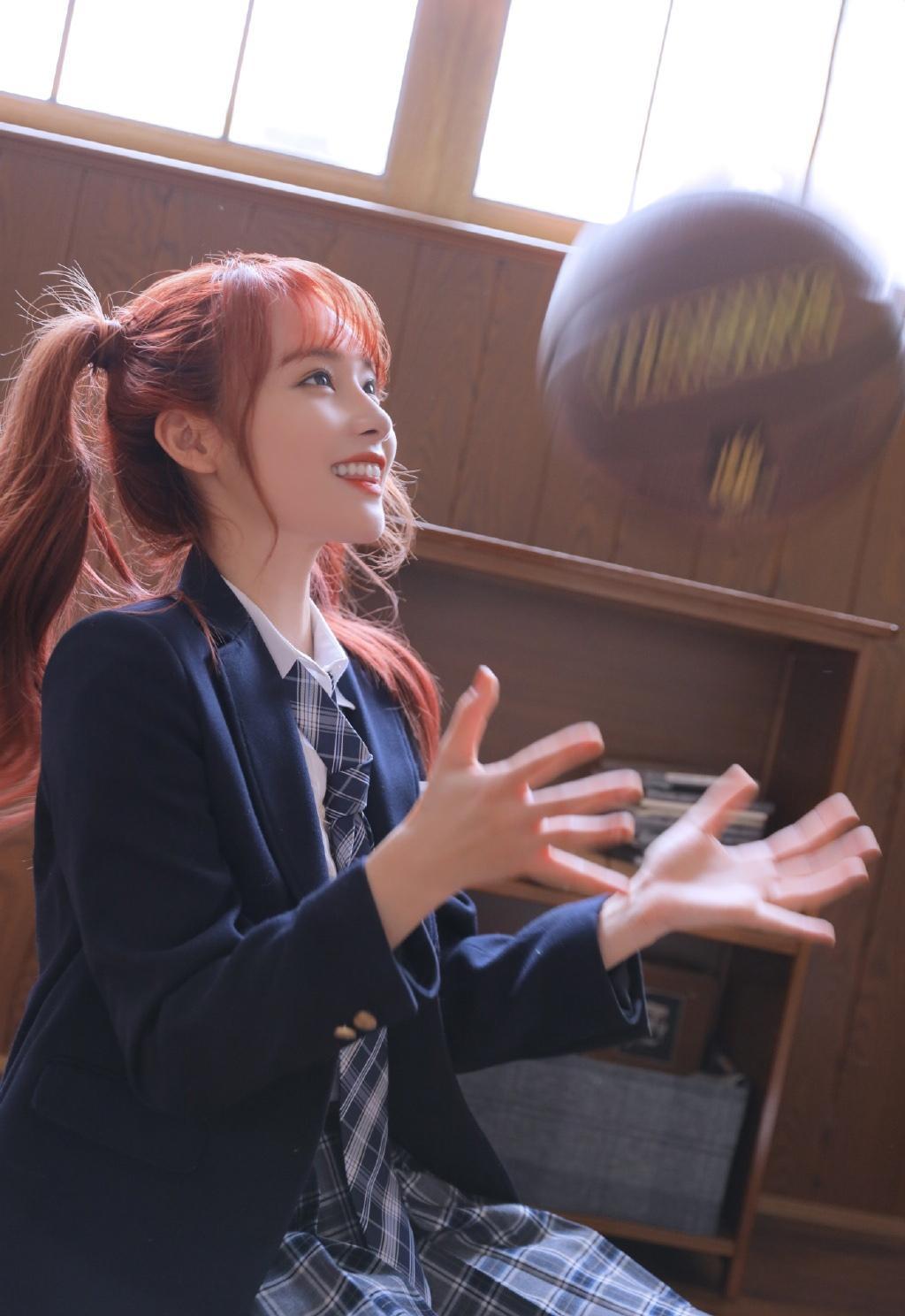 SNH48宋昕冉JK制服双马尾甜美教室写真