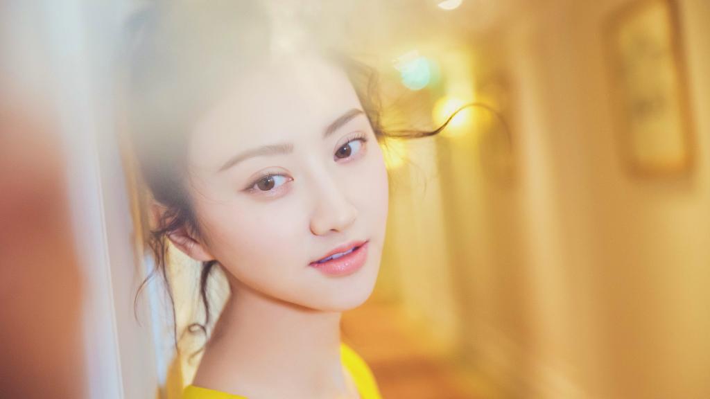 景甜优雅时尚写真