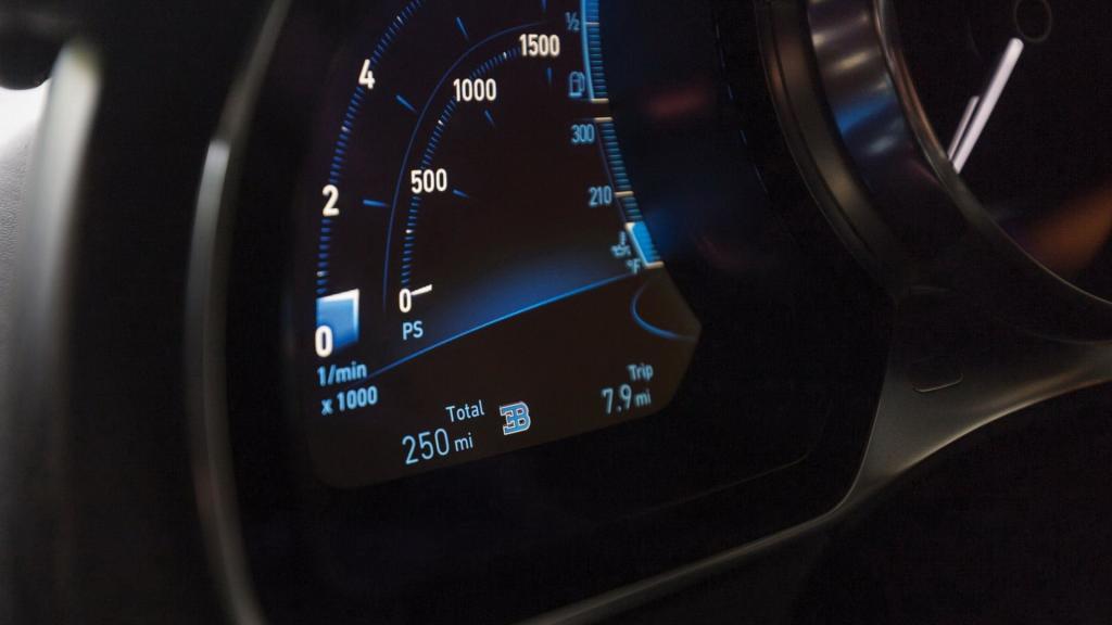 2018款帅气布加迪Chiron限量版汽车图片