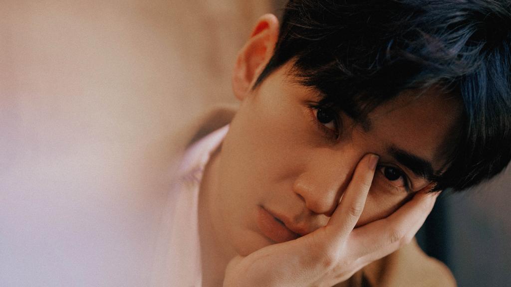 朱一龙时尚帅气写真