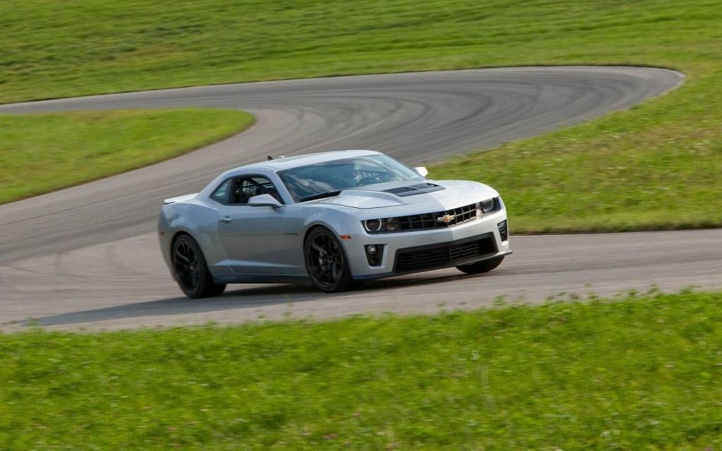 雪佛兰2012款科迈罗ZL1汽车