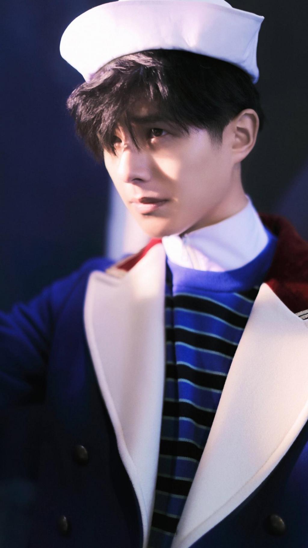 今日份大男孩刘昊然时尚写真