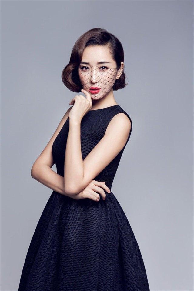 美女演员杜若溪小香风写真