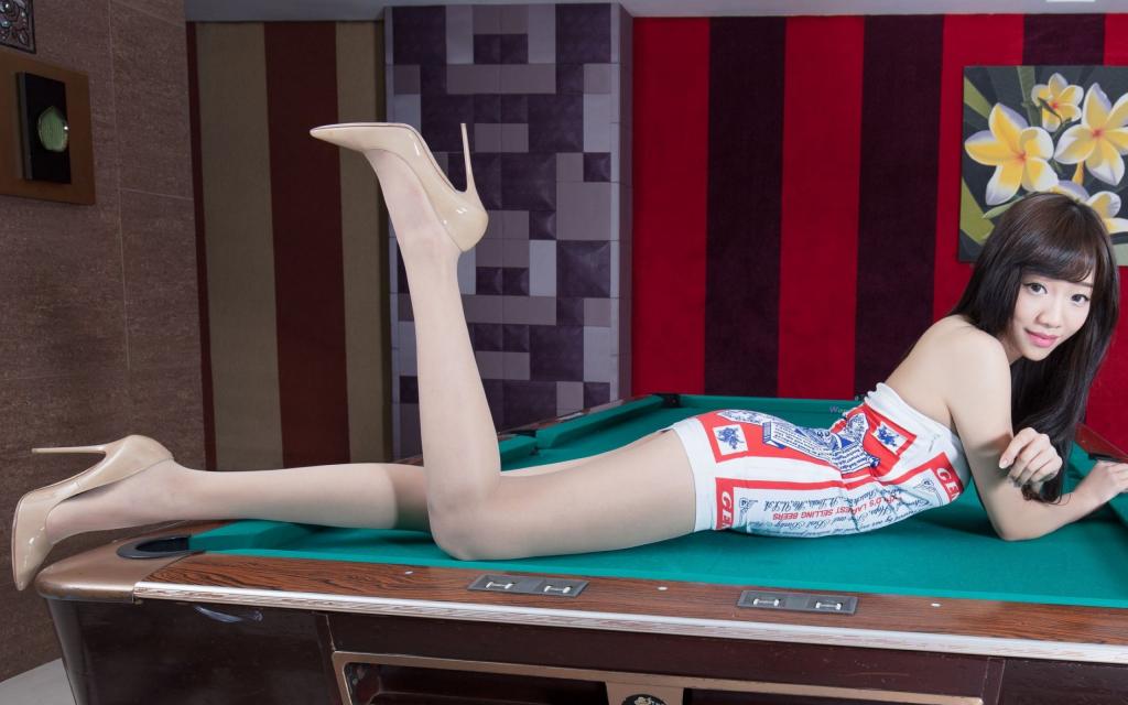 性感长腿美女图片