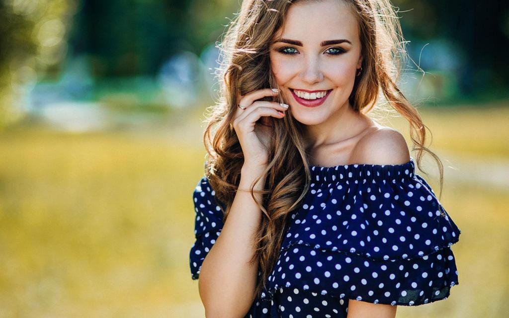 微笑的欧美美女写真