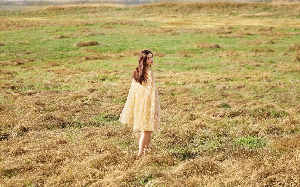 武大美女校花黄灿灿